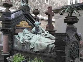 bizarre-tombstones-13