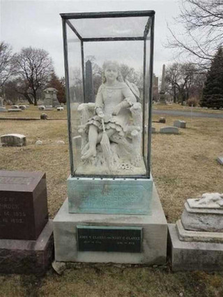 bizarre-tombstones-16