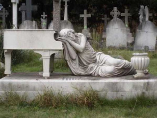 bizarre-tombstones-20