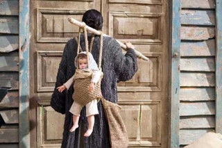 funny-methods-of-carrying-kids-19