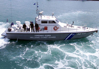 Εντοπίστηκαν 17 παράτυποι μετανάστες μέσα σε βάρκα