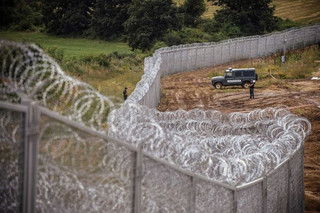 Ξεκίνησε η κατασκευή φράχτη στην Ουγγαρία για την εισροή μεταναστών