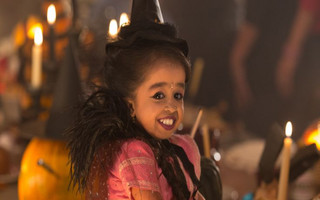 AMERICAN HORROR STORY: FREAK SHOW "Edward Mordrake, Pt. 1"- Episode 403 (Airs Wednesday, October 22, 10:00 PM e/p) --Pictured: Jyoti Amge as Ma Petite. CR: Michele K. Short/FX