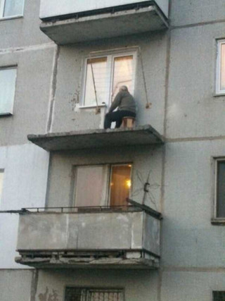 weird-balconies-4
