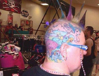 Bad-tattoos-that-are-worth-regretting-002