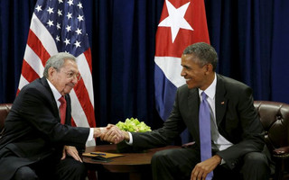 Ομπάμα και Κάστρο συναντήθηκαν στη Νέα Υόρκη