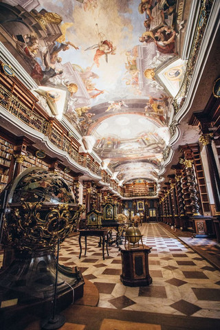 beautiful_library_prague_02