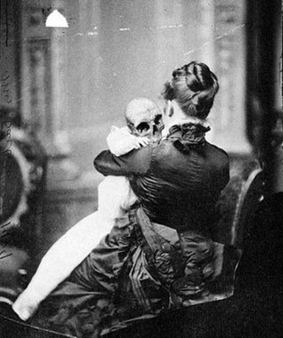 creepy-bizarre-old-photos-22