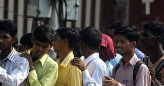 Δυο εκατομμύρια Ινδοί απάντησαν σε αγγελία για θέση γραφείου
