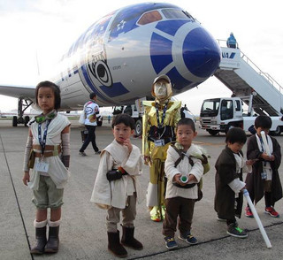 star-wars-themed-flights-are-a-thing-in-japan-photos-3