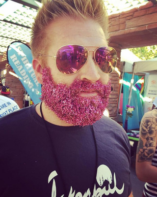 glitter-beard-trend-74__700