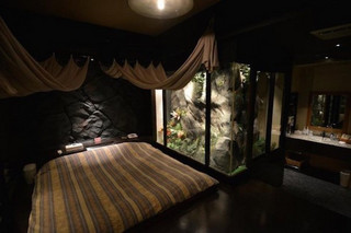 in-japan-you-can-rent-these-fetish-rooms-for-100-bucks-an-hour-30-photos-18
