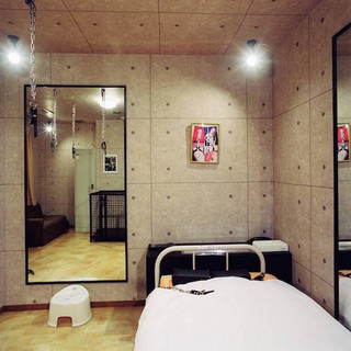 in-japan-you-can-rent-these-fetish-rooms-for-100-bucks-an-hour-30-photos-26