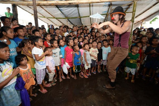 philippines-children-typhoon-AFP-170114