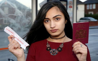 PAY--Teenage-girl-thrown-off-a-bus-and-forced-to-walk-four-miles-because-she-was-wearing-too-much-makeup-for-her  (2)