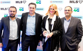 (από αριστερά) Ο κ. Χριστόφορος Μποζατζίδης, Υποδιευθυντής Channel Marketing και Αγορών Ομίλου ΟΤΕ, ο κ. Στάθης Κυριακόπουλος, Εμπορικός Διευθυντής της MLS, η κα Bίκυ Καματάκη, Vice President της MLS και ο κ. Αλέξανδρος Ντάβος, Διευθυντής Retail Marketing Ομίλου ΟΤΕ