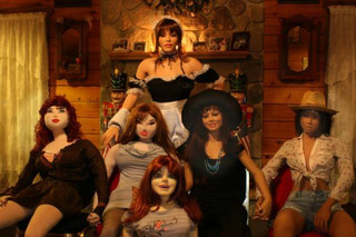 lonely_man_use_sex_dolls_as_substitute_girlfriends_and_companions_0eO6G_640_09