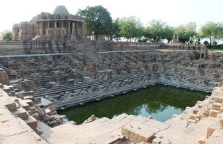 india10
