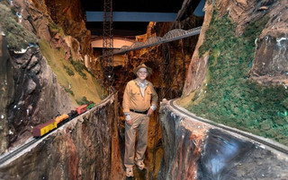 largest_model_railroad_boasting_01