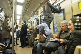the_most_outlandish_things_you_will_ever_see_on_the_nyc_subway_640_01