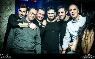 Aπό αριστερά προς τα δεξιά: Σταμάτης Γκαρώνης, Νίκος Μπιούρ, Γιώργος Ρούσσος, Παντελής Παντελίδης, Γιάννης Γκουρβέλος, Άλκης Βατόπουλος