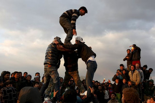 2016-03-27T164511Z_1509942257_GF10000362255_RTRMADP_3_EUROPE-MIGRANTS-GREECE-MACEDONIA