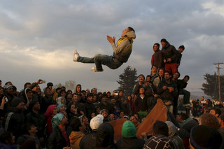 2016-03-27T164533Z_1956404220_GF10000362251_RTRMADP_3_EUROPE-MIGRANTS-GREECE-MACEDONIA