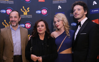 Οι παρουσιαστές της βραδιάς Γιώργος Νανούρης και Λένα Παπαληγούρα μαζί με τους Στέλιο Μάινα και Χάρις Αλεξίου Οι παρουσιαστές της βραδιάς Γιώργος Νανούρης και Λένα Παπαληγούρα μαζί με τους Στέλιο Μάινα και Χάρις Αλεξίου