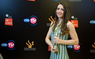 Η νικήτρια του βραβείου Β’ Γυναικείου Ρόλου Βασιλική Τρουφάκου