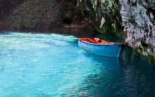 melissani3