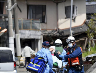2016-04-15T022645Z_1338250868_GF10000383146_RTRMADP_3_JAPAN-QUAKE