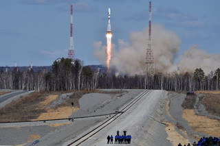 2016-04-28T030628Z_1601408668_GF10000398184_RTRMADP_3_RUSSIA-SPACE-VOSTOCHNY