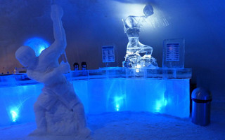 LumiLinna_SnowCastle bar