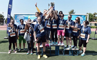 Η απονομή τιμητικής διάκρισης στη Novasports Running Team