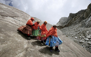 Οι γυναίκες των Άνδεων που άφησαν το μαγείρεμα και πιάνουν τις κορυφές