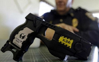 taser1
