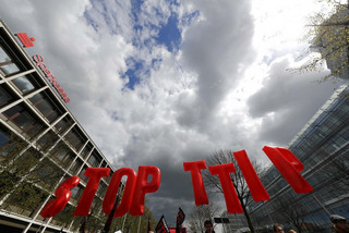 Οι απειλές και οι κίνδυνοι από τη συμφωνία της TTIP που θα αλλάξει ολόκληρο τον κόσμο