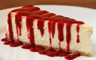 Cheesecake με στέβια και σως φράουλας