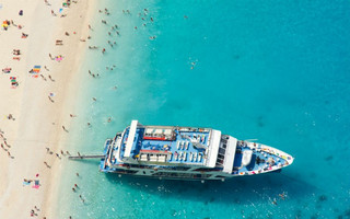 navagio_2_edited