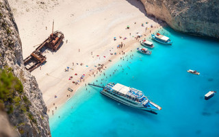 navagio_2_edited