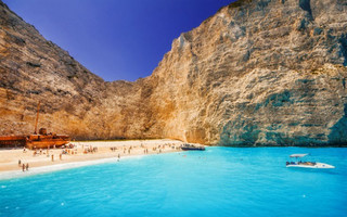 navagio_3_edited