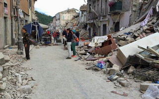 2016-08-24T063211Z_1205448845_S1BETXFSWPAA_RTRMADP_3_ITALY-QUAKE - Copy
