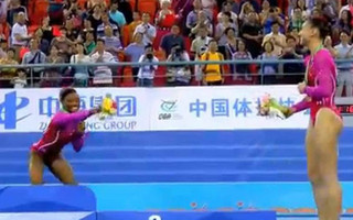 Biles2