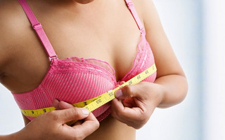 Η ικανοποίηση των γυναικών για το μέγεθος του στήθους τους επηρεάζει τη δημόσια υγεία