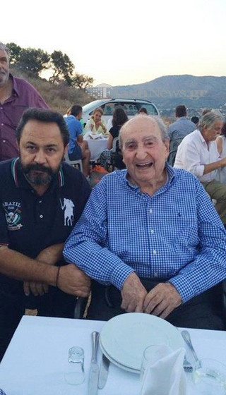 Mazi Se Paradosiako Trapezi Kwnstantinos Kai Kyriakos Mhtsotakhs