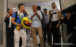 petrounias3