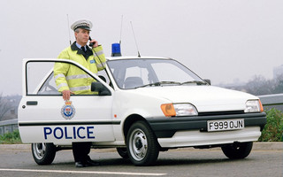 FordFiesta_1989-1995_fiesta_3-door_police