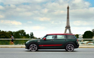 P90232937_lowRes_mini-john-cooper-wor