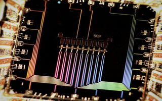 Η Google ετοιμάζει το μεγαλύτερο κβαντικό υπολογιστή