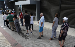 Καταθέσεις 4 δισ. ευρώ «χάθηκαν» από τις τράπεζες